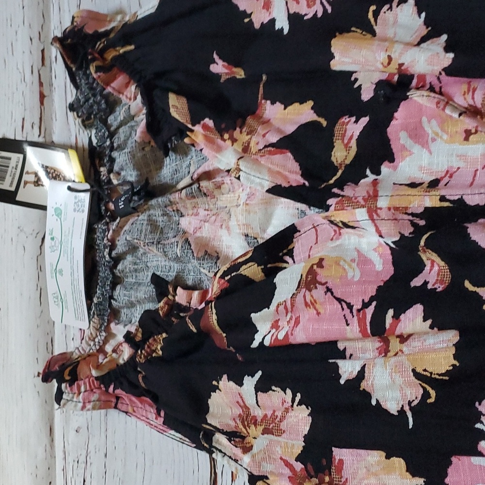 🆕️ CUTE BLACK FLOWER DESIGN DRESS 🖤💕 - Picture 7 of 11